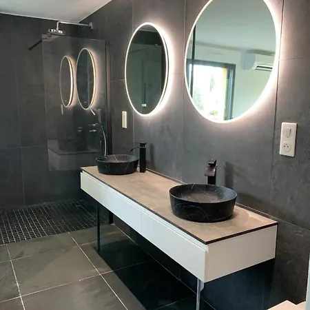 Nimes Bartheroes 3 Villa *