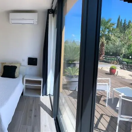 Villa Nimes Exceptionelle 3 Chambres