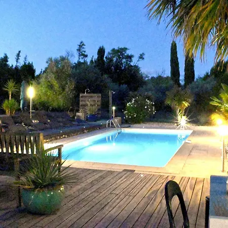 Villa Nimes Exceptionelle 3 Chambres *