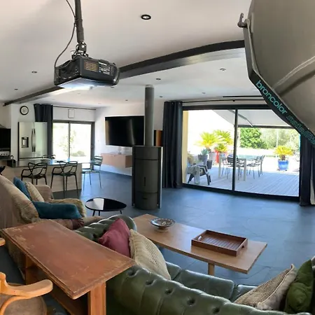 Villa Nimes Exceptionelle 3 Chambres Marguerittes